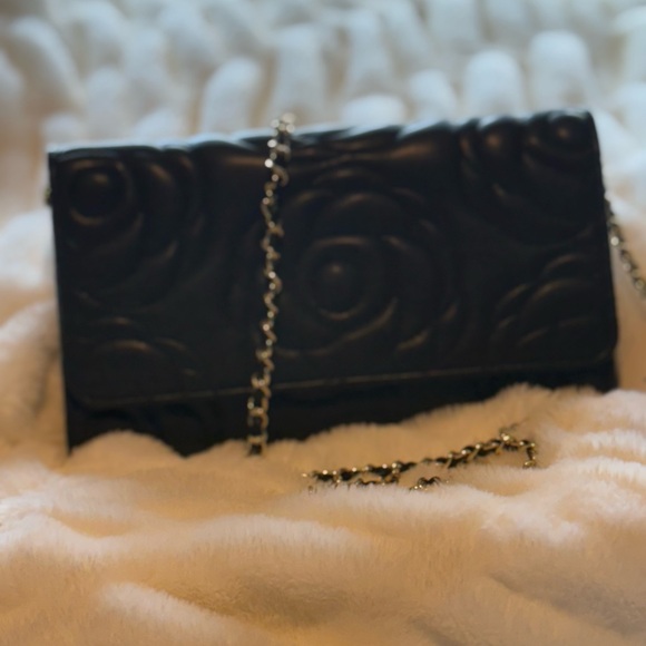Handbags - Elegant Black Quilted Clutch